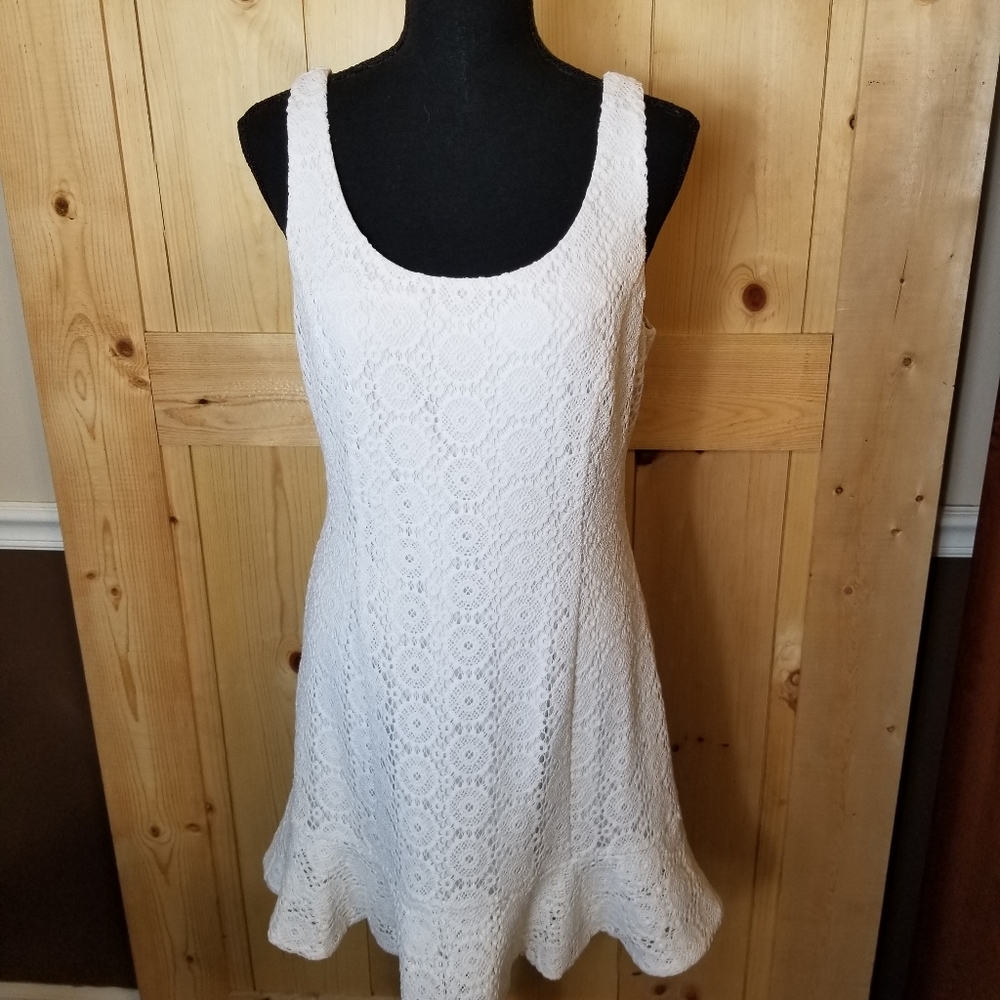 Lilly Pulitzer Lace Eyelet Sleeveless Ruffle Hem Dress